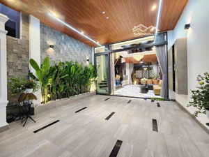cho thuê nguyên căn mặt tiền : bàu năng , hoà minh ( có hồ bơi , nội thất xịn xò ) - 30 triệu