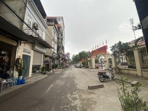 kim giang, nhỉnh 7 tỷ, ô tô đỗ cổng, 40m2, 7 tầng thang máy, full nội thất xịn sò