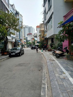 bán nhà mặt phố tại đường đồng cổ dt: 83m2, nhà 7 tầng thang máy, giá: 20 tỷ. tây hồ