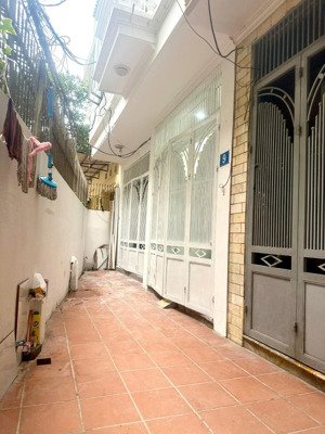 chính chủ bán 2 căn nhà khu quân đội ngõ 269 lạc long quân, hồ tây 3 ô tô tránh nhau giá từ 8,5 tỷ