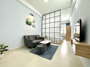 cho thuê căn hộ full nội thất, ban công ngay trung tâm phú nhuận