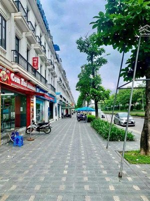 chính chủ cần bán căn nhà phố embassy - ngoại giao đoàn, 120m2 mt6m mặt phố hoàng minh thảo 60m