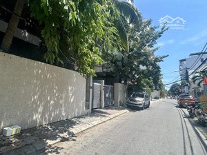 một lô duy nhất! bán lô góc diện tích 285m đường bà huyện thanh quan, cách biển 350m, giá chỉ 35 tỷ