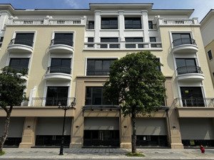 sẵn sổ đỏ bán nhanh shophouse đường 20m sát chung cư và hồ tạo sóng, giá chỉ 13,9 tỷ