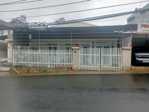 nhà cho thuê nguyên căn mặt đường chinh