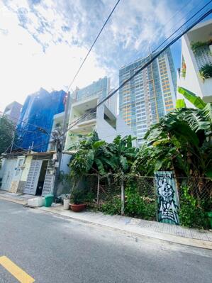 Đất MT đường cạnh The Vista An Phú DT 4,5x23. Giá 18,9 tỷ