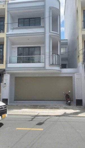 cần cho thuê nhà góc 2mt đường phan xích long p.2 q.phú nhuận gần bệnh viện hoàn mỹ.