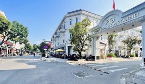 cho thuê văn phòng phú gia compound - ngay trung tâm thành phố - 40m2 full bàn ghế điều hoà - 7tr