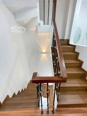 pháo đài láng - 41m² - nhà đẹp ở ngay - gần ô tô tránh