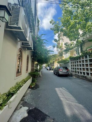 bán nhà hẻm 284 lý thường kiệt, p14, q10, dt 3,5x14,5m, 1 lầu, giá 9 tỷ tl, lh diệu