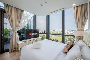 cho thuê căn hộ sky villa 3pn landmark 81 view sông, decor sang trọng, giá tốt chỉ 65 tr/tháng tl