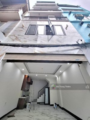 7 tỷ sở hữu nhà đẹp 6 tầng phố trạm, long biên cạnh aeon, 4 phòng ngủ gần ôtô tránh full nội thất
