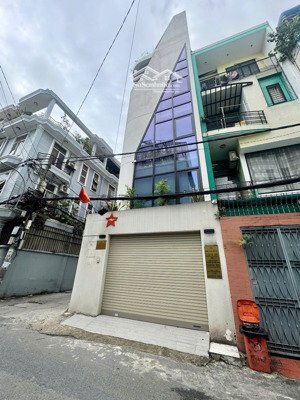 góc 2 mặt tiền 5 tầng hẻm xe tải đào duy anh phú nhuận