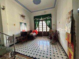 sót lại căn nhà giá rẻ, gần biển thuộc phường vĩnh hoà, tp nha trang