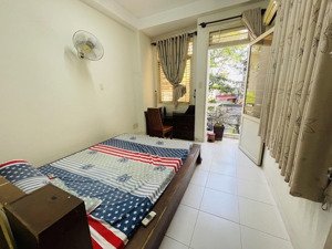 xe hơi tới nhà - sát hutech - hiếm - chỉ 5,xtỷ - 40m2 - 3 tầng - điện biên phủ p25