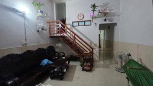 bán nhà mặt tiền đường nhựa, gần chợ dĩ an 1