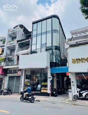 hàng hiếm - nhà ốp kính cực sang góc 2 mt 218a cao thắng - tổng 360m2 sàn chỉ 50 triệu / tháng