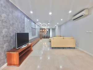 chính chủ bán căn 3 ngủ 145m2 view sân trước tòa p1 ciputra giá hợp lý