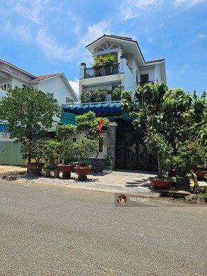 biệt thự 3 tầng đẹp - sang trọng ngay công viên thuộc khang điền dương đình hội 8x20 19.5tỷ