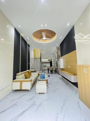 bán nhà 34m2 tại p16-gv , hxh , tặng full nội thất, sát khu cityland sầm uất chỉ 4,x tỷ