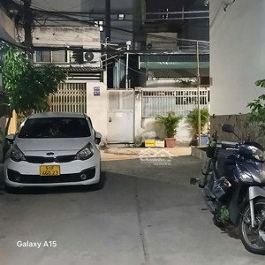 5 tỷ 100 thương lượng, bán nhà 2 tầng mới, đường 6 mét , diện tích : ngan 5,5 mét - dài 11 mét.