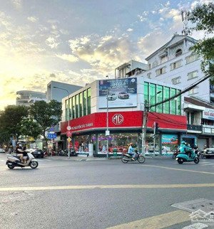 bán nhà mặt tiền trường sơn - dt: 13 x 24m - xd: 2 hầm + 10 tầng - giá bán: 68 tỷ tl - tin thật