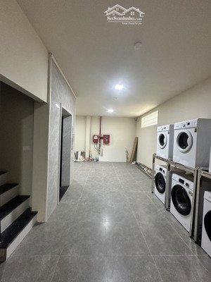 bán nhà đội nhân dt 61 m 6 tầng mt 4,5 m giá 14,2 tỷ