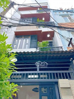 [2tỷ760] nhà hiếm - ngangx4m đường ngô quyền q5. hxh 6m, gần trung tâm quận. lh diệu).