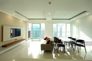 điểm đặc biệt ở layout đẹp và rộng - ban công lớn - giá bán 9.5 tỷ - ch 3pn diện tích 130m2