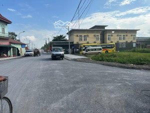 mặt đường kinh doanh sẫm uất giá đầu tư