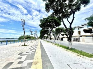 bán gấp biệt thự 300m2 đất, 3 tầng có hồ bơi, mặt tiền sông hàn đường thăng long, hải châu, đà nẵng