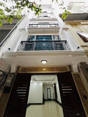 chính chủ bán nhà phân lô báo tiền phong công viên 1/6 ngõ 59 hoàng cầu đống đa 55m2x7tầng 31,860tỷ