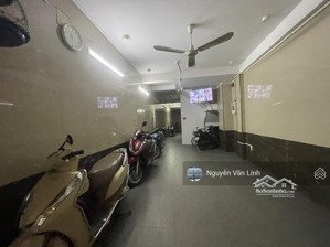 hot ! bán chdv doanh thu 100tr/tháng, 8mx20m , 6 tầng thang máy , đường phạm văn hai tân bình