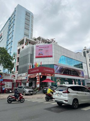 nhà bán 2mt thương hiệu võ thị sáu, quận 1, 10x18m, trệt + 2 lầu - hđt: 185 triệu - giá 55 tỷ