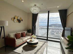 bán gấp căn hộ icon40 2n2vs view,đông nam, giá 4tyxxx 