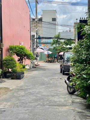 ngay chợ phạm văn bạch tân sơn - ô tô ngủ trong nhà thông đường lớn - ngang khủng 7m x 12m - 4 tầng