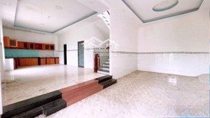 ngộp bank gấp bán nhà hẻm đình phong phú - tnpb - 100m2 - 2 tầng - chỉ gần 5tỷ - hxh - gần ubnd