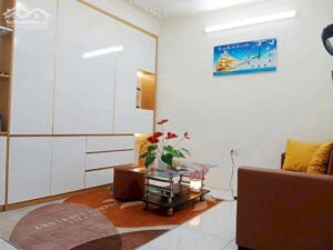 Nhà Đẹp Gần Đường Ô TÔ Tôn Đức Thắng, Đống Đa 40m, mt 4m, giá 3,1 tỷ.