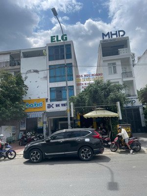 bán nhanh gọn căn nhà 14 tỷ mt tại nguyễn quý cảnh, q2. dt 4x22 - xd 1 hầm + 5 tầng