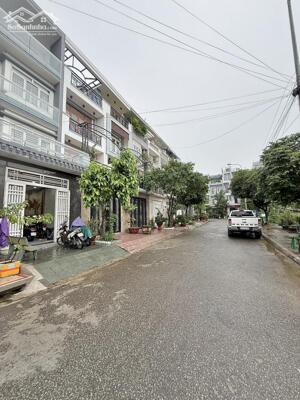 BÁN NHÀ 4 TẦNG MẶT TIỀN ĐƯỜNG 447B LÊ VĂN VIỆT – 7 PHÒNG CHO THUÊ, THU NHẬP TRÊN 25 TRIỆU/THÁNG