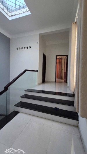 cần bán gấp căn nhà 2 tầng mặt tiền đường hồ biểu chánh gần phan đăng lưu quận hải châu