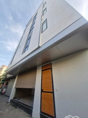 nhà lô góc mặt chợ vạn phúc kinh doanh cực tốt. giá 10 tỷ