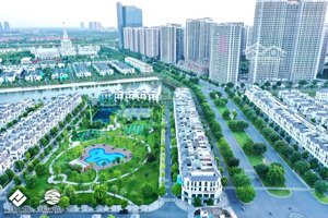cc bán liền kề áp góc sao biển 23, dt 67.5m2, hướng tn view hồ vườn hoa, giá 13.6tỷ, lh 