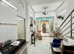 SÁT HẺM Ô TÔ, NHÀ 3 TẦNG 3PN DT 33m2, P1 Gò Vấp, giá 4.x tỷ