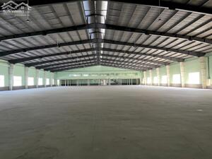 Cho thuê nhà xưởng 3300m2, KV 4500m2 trong KCN Đức Hòa, Long An