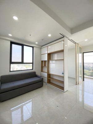 chủ bán nhanh căn góc 2pn, 2wc sài gòn intela,tầng cao, 1.841 tỷ bao thuế phí. lh: 