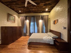 cho thuê biệt thự cao cấp 700m2 nằm giữa núi rừng xanh mướt gần hòa lạc