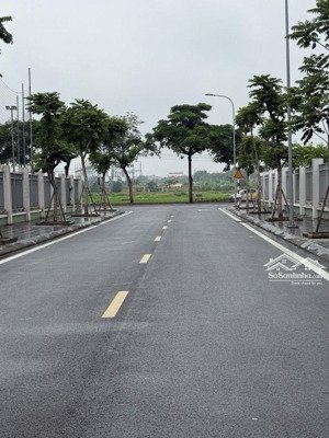 đất phố giang biên, phân lô - vỉa hè - ô tô tránh