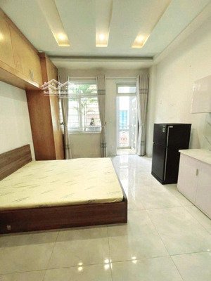 cho thuê căn stu bancol, full nt, gần các trường đại học uef, gtvt, hutech, ngoại thương