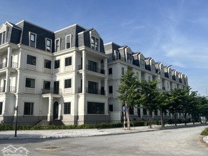 chính chủ bán gấp liền kề mặt ngoài. hướng nam. giá 34 tỷ. cần bán gấp